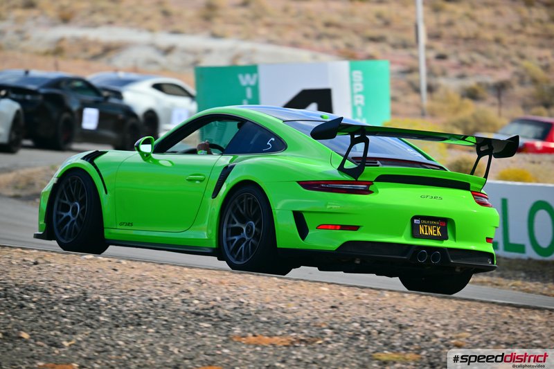 Porsche 911 GT3 RS green