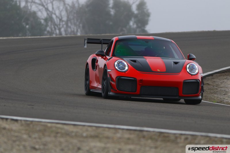 Porsche 911 GT3 RS red