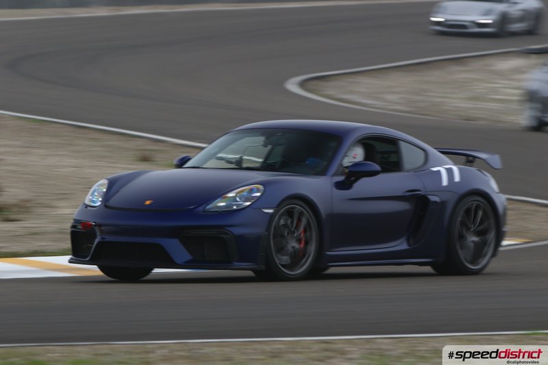 Porsche Cayman GT4