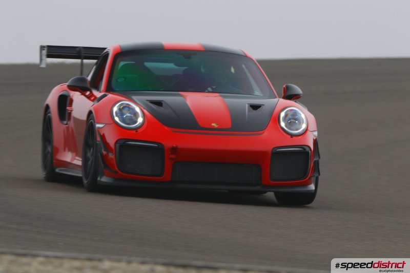 Porsche 911 GT3 RS red