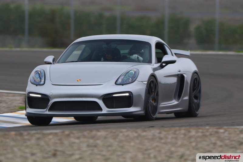 Porsche Cayman GT4