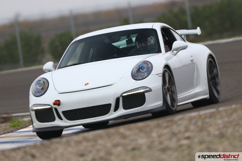 Porsche 911 GT3 RS white