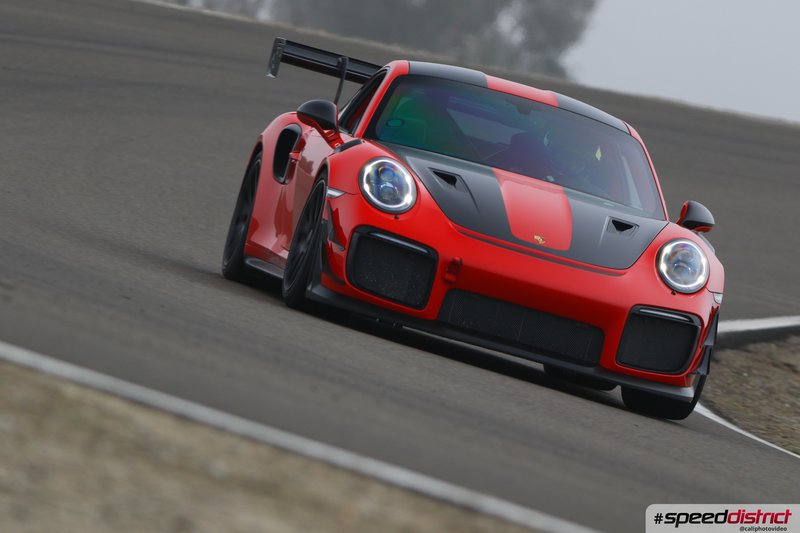 Porsche 911 GT3 RS red