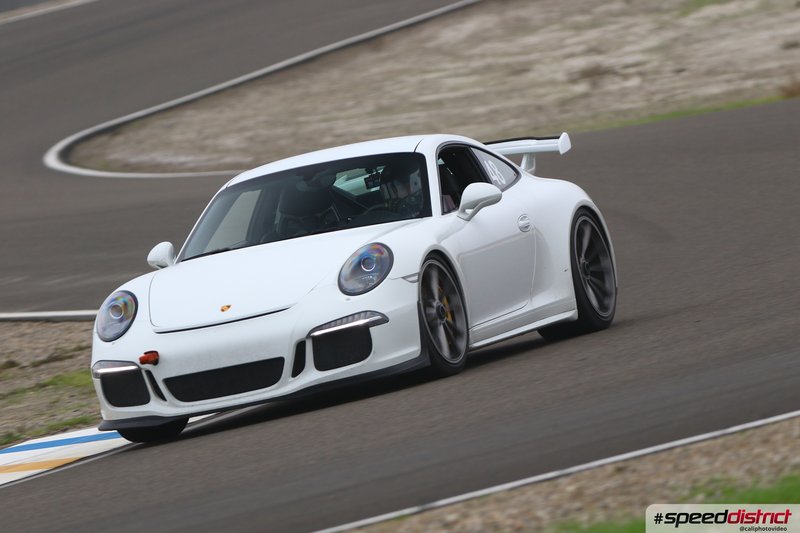 Porsche 911 GT3 RS white