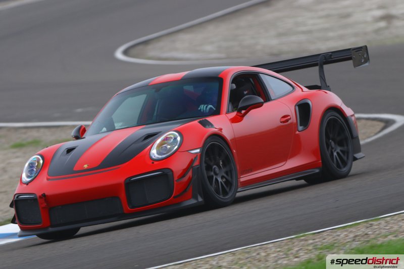 Porsche 911 GT3 RS red
