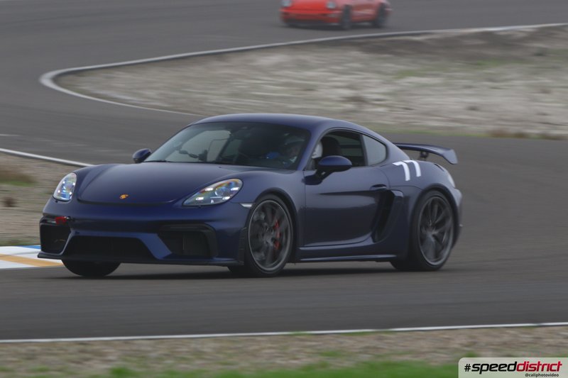Porsche Cayman GT4