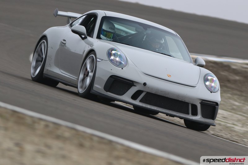 Porsche 911 GT3 RS white