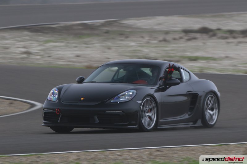 Porsche Cayman GT4