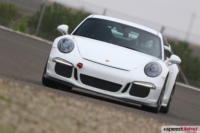 Porsche 911 GT3 RS white