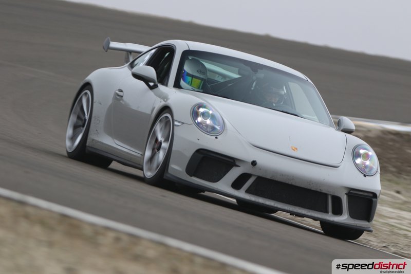 Porsche 911 GT3 RS white