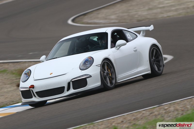 Porsche 911 GT3 RS white