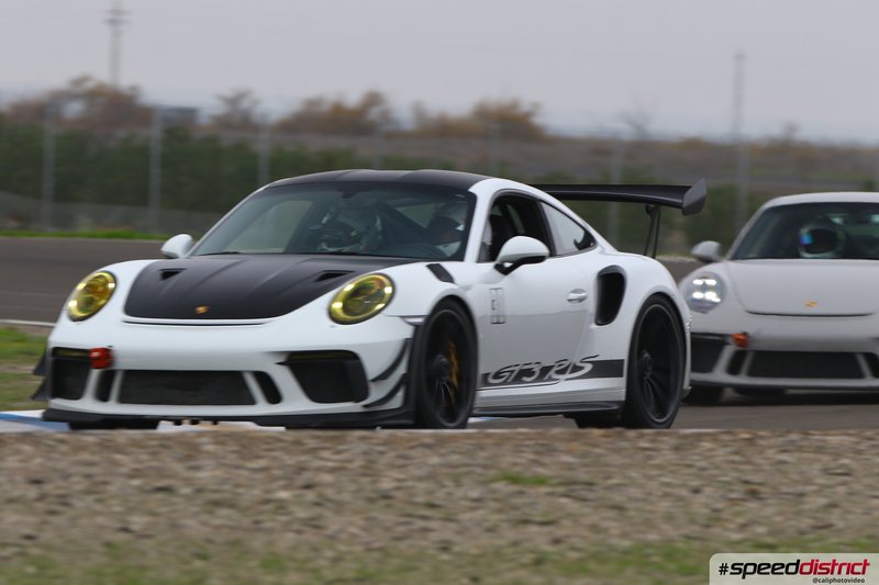 Porsche 911 GT3 RS white