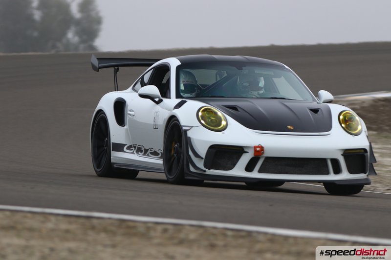 Porsche 911 GT3 RS white