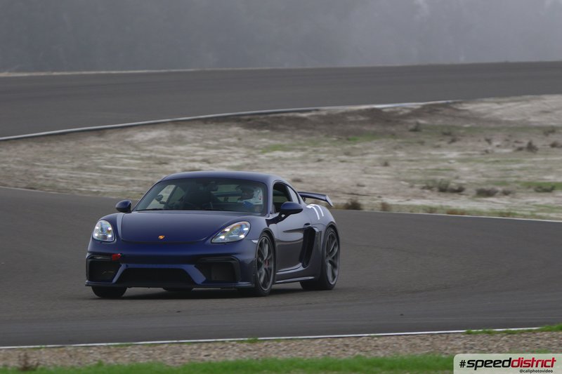 Porsche Cayman GT4