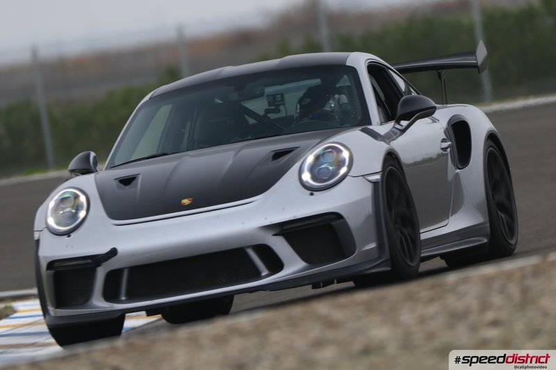 Porsche 911 GT3 RS white