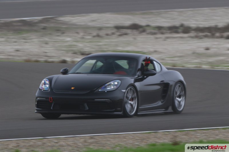 Porsche Cayman GT4