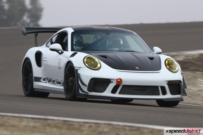 Porsche 911 GT3 RS white