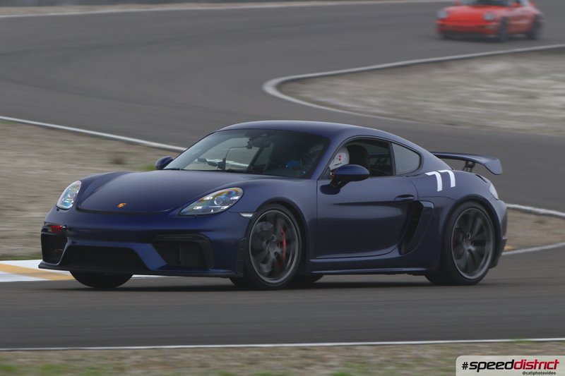 Porsche Cayman GT4