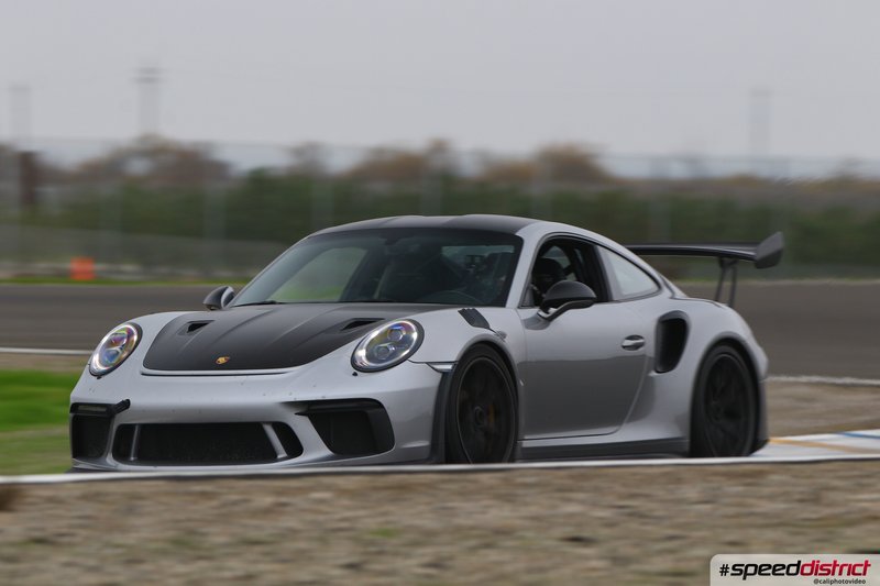 Porsche 911 GT3 RS white