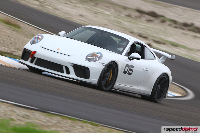 Porsche 911 GT3 RS white