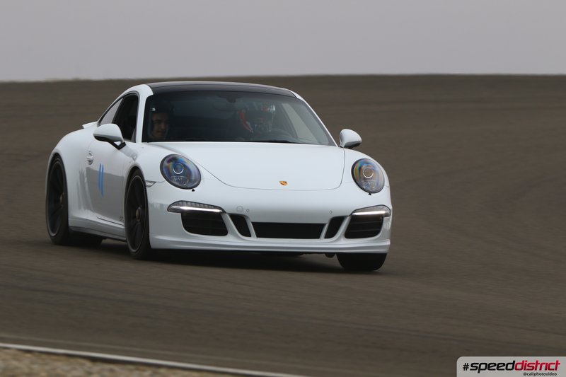 Porsche 911 GT3 white