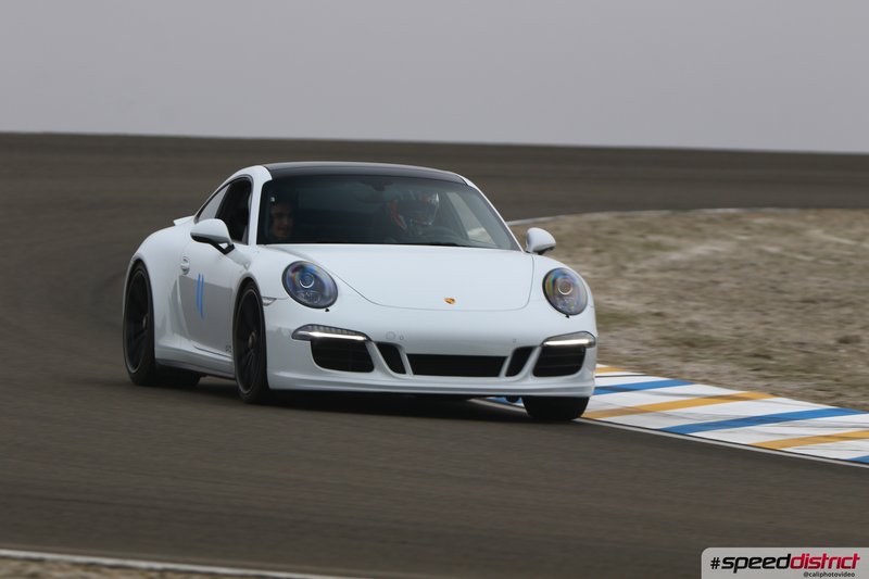 Porsche 911 GT3 white