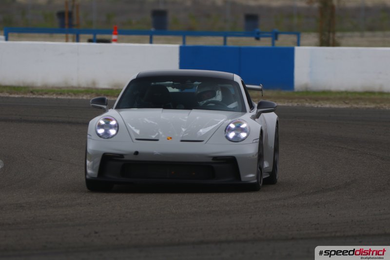 Porsche 911 GT3 RS white