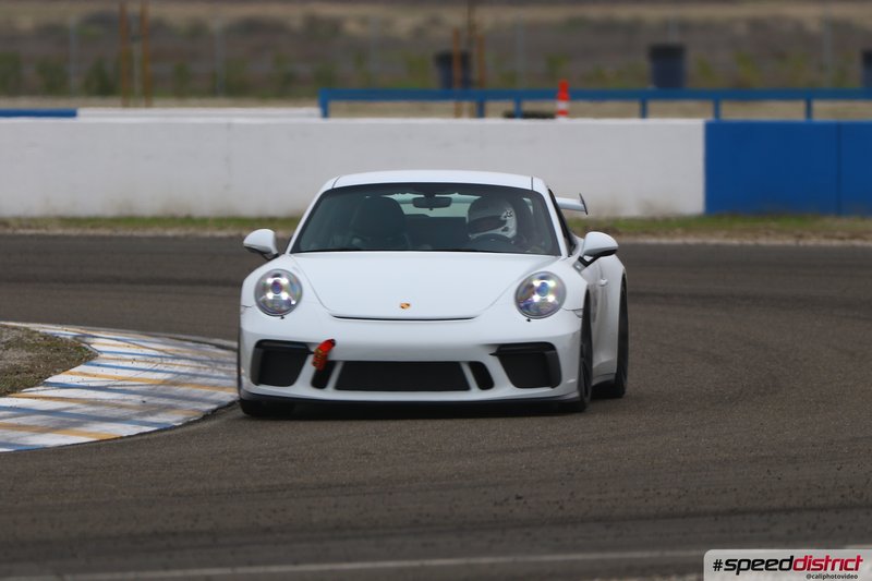Porsche 911 GT3 white