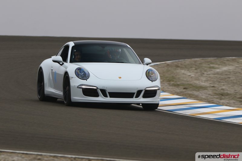 Porsche 911 GT3 white
