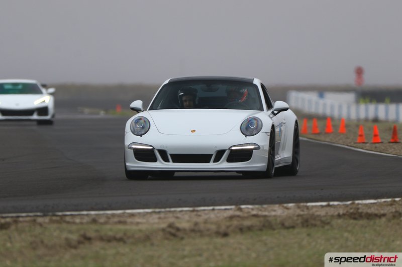 Porsche 911 GT3 white