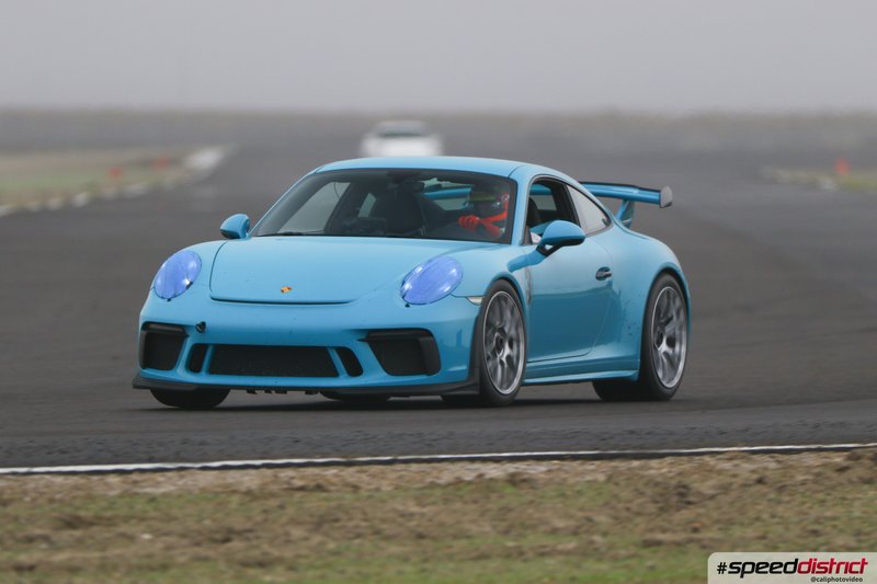 Porsche 911 GT3 blue