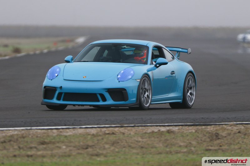 Porsche 911 GT3 blue