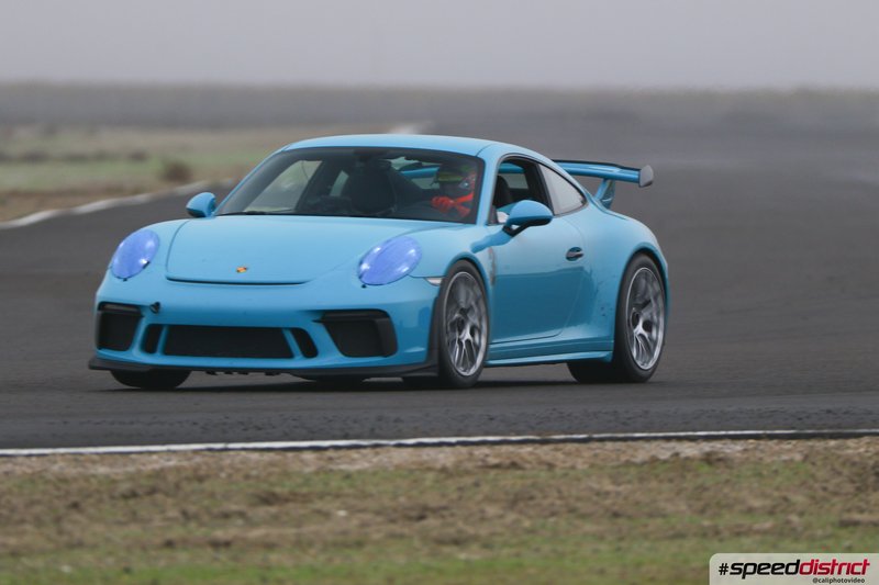 Porsche 911 GT3 blue