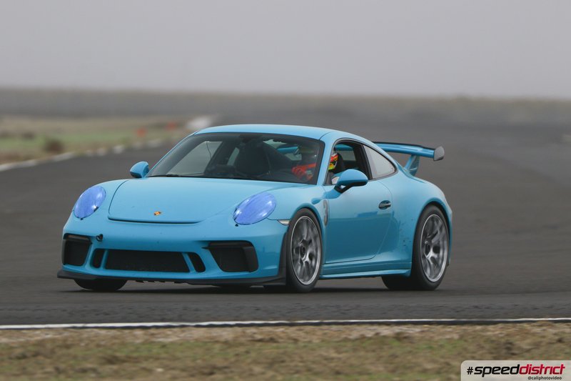 Porsche 911 GT3 blue