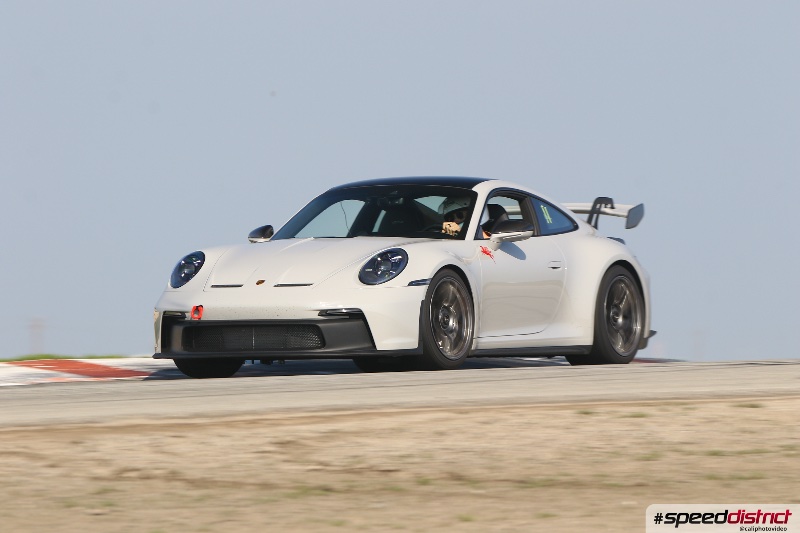 Porsche 911 GT3 RS white