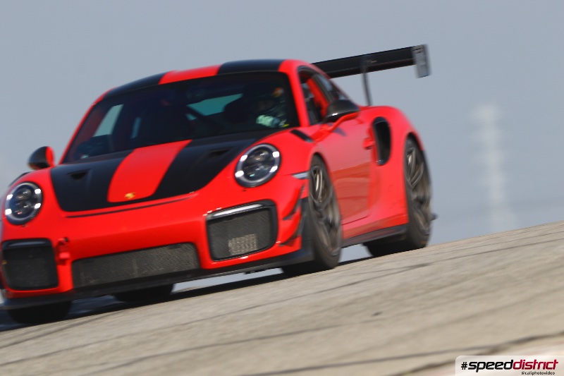 Porsche 911 GT3 RS red