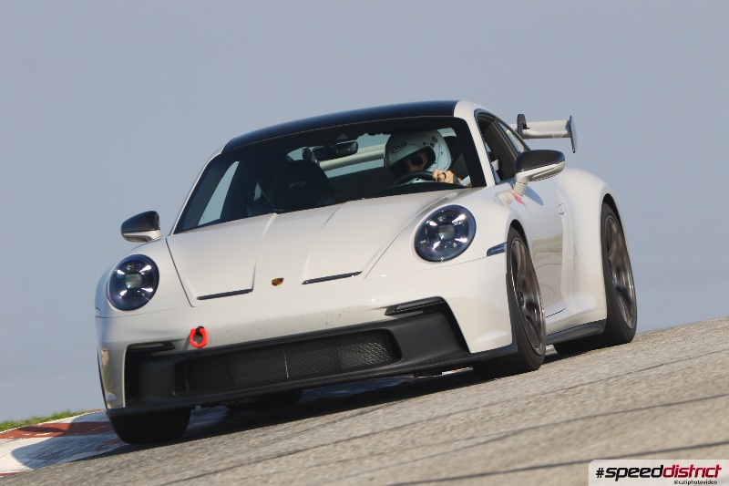 Porsche 911 GT3 RS white