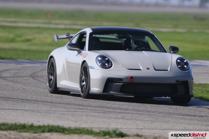 Porsche 911 GT3 RS white