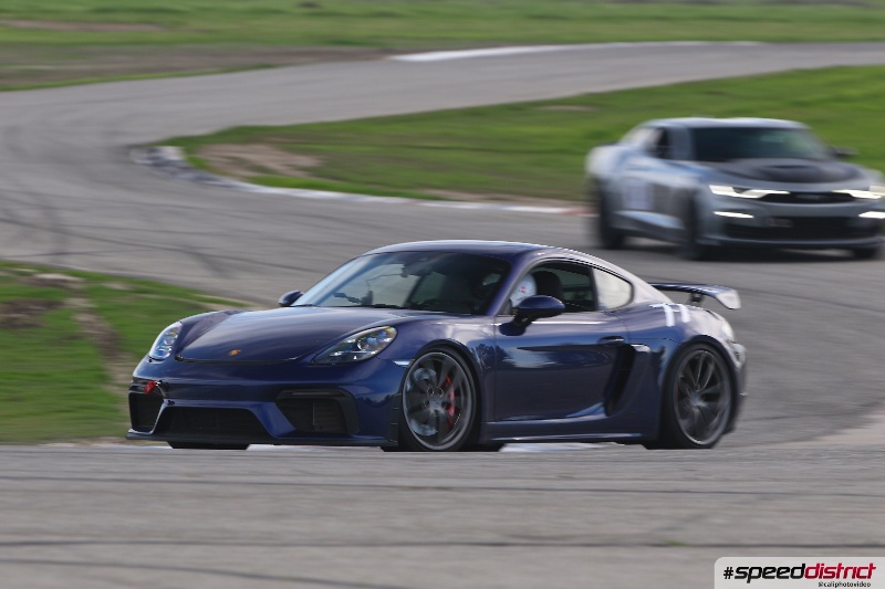 Porsche Cayman GT4