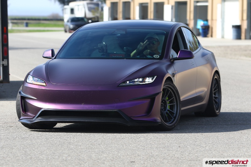 Tesla Model 3 purple/violet