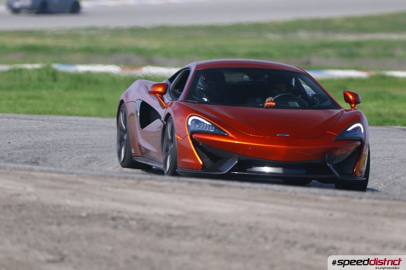McLaren 570S