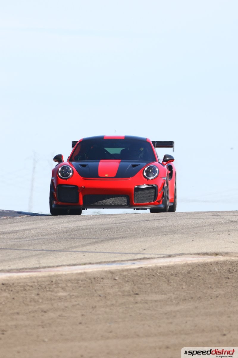 Porsche 911 GT3 RS red