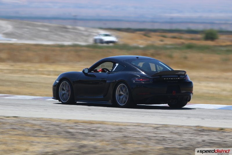 Porsche Cayman GT4