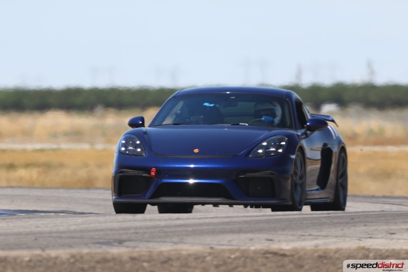 Porsche Cayman GT4