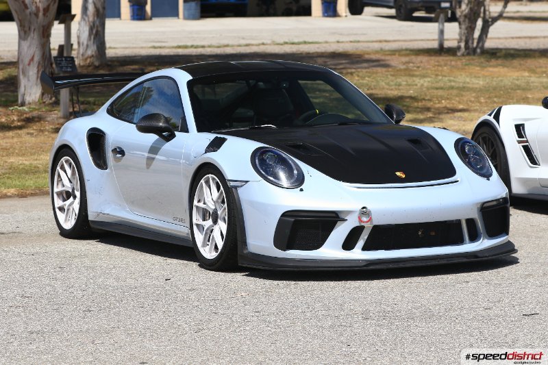 Porsche 911 white