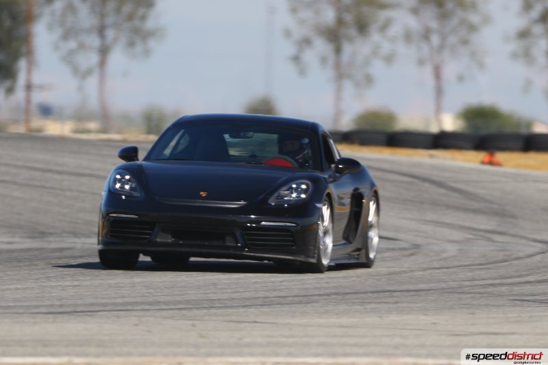 Porsche Cayman GT4