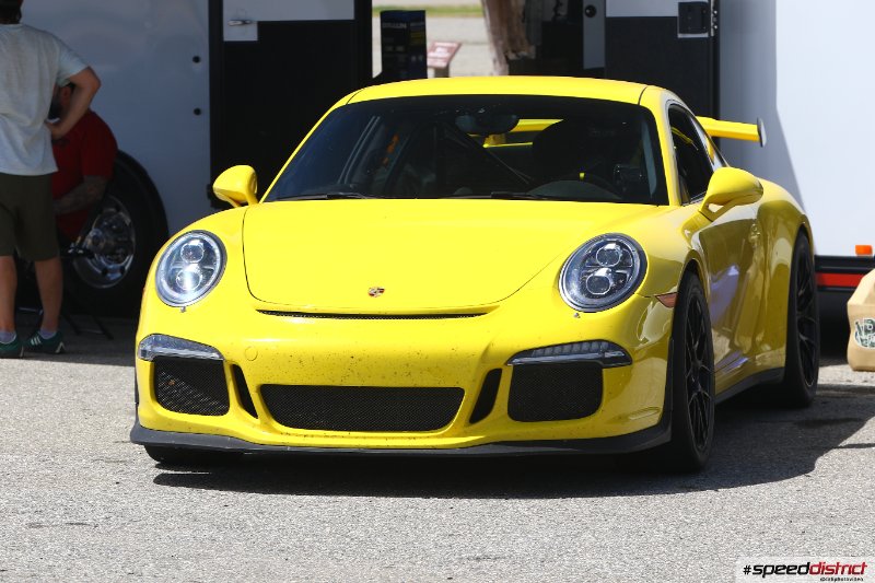 Porsche 911 yellow
