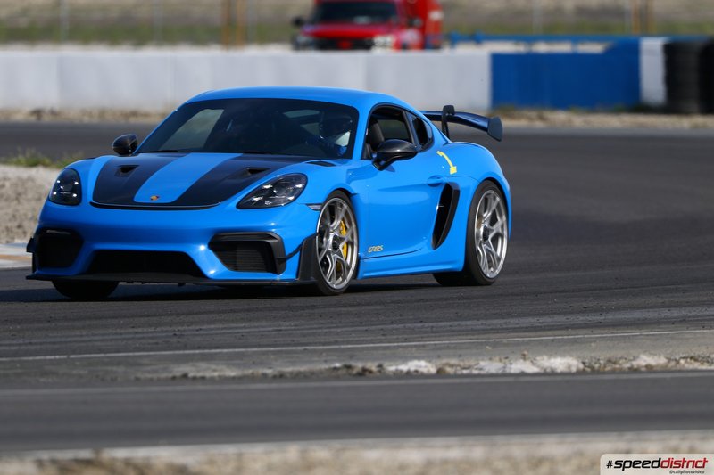 Porsche Cayman GT4 RS