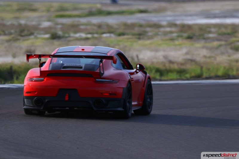 Porsche 911 GT3 RS red