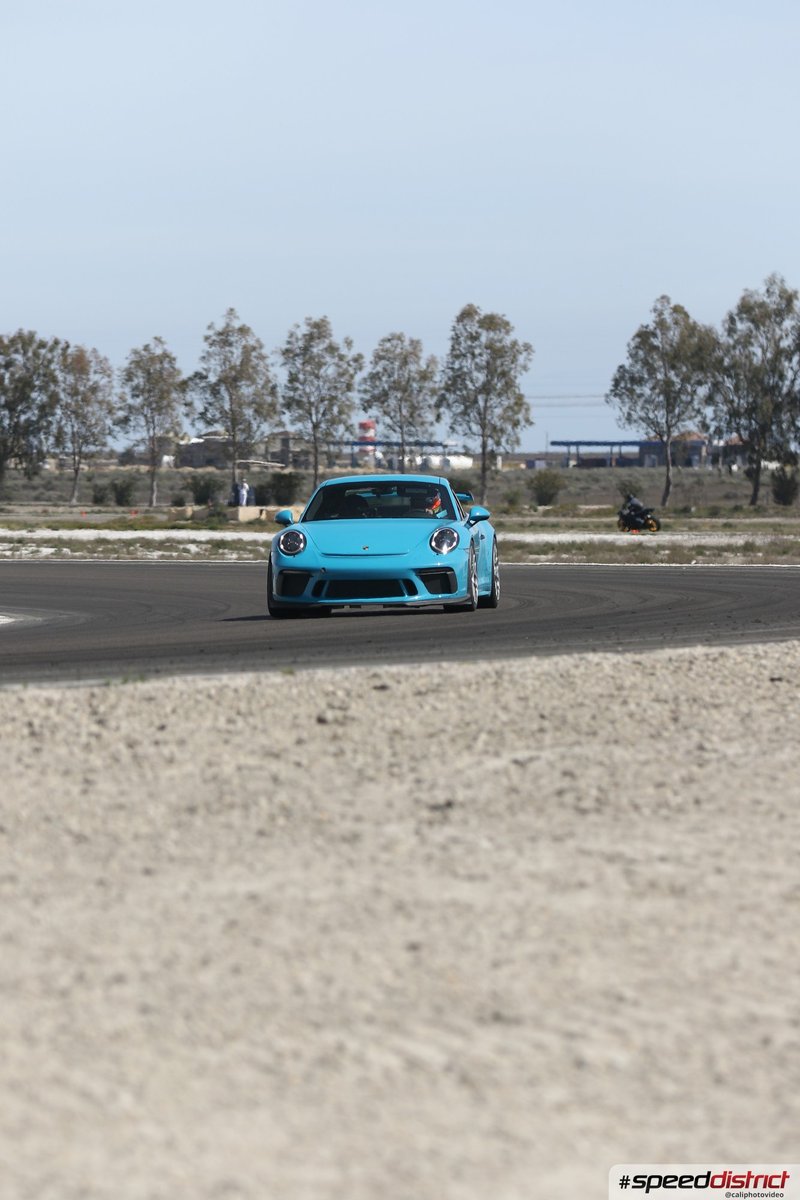 Porsche 911 GT3 RS blue